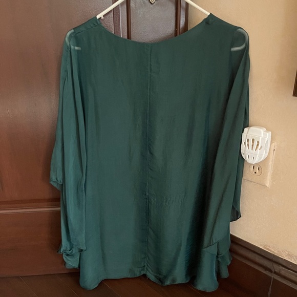 Blouse - Picture 2 of 5